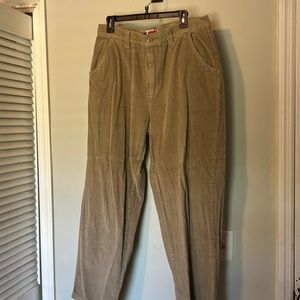 Corduroy pants in good condition no rips or holes, 32x36